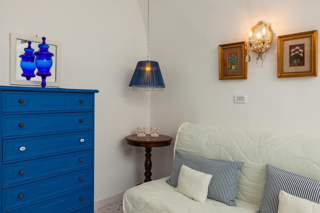 Casita Pedamentina - Bh 56 *