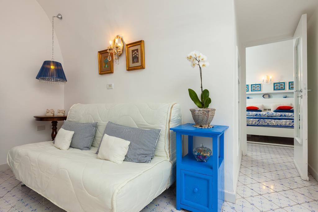Casita Pedamentina - Bh 56 * Naples